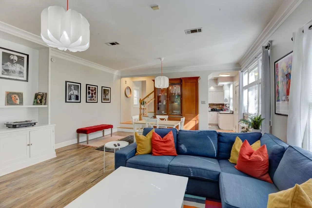 Hip And Spacious Midtown Cottage Near Beale Street メンフィス